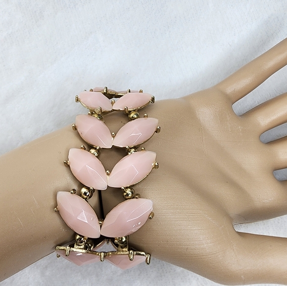 Vintage Stretch Bracelet Linked Pink Acrylic Gems with Gold Tone Metal 9" - Picture 3 of 13
